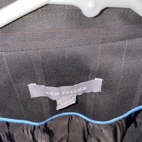 Ann Taylor 2-piece pin striped business suit - Picture 3 of 4